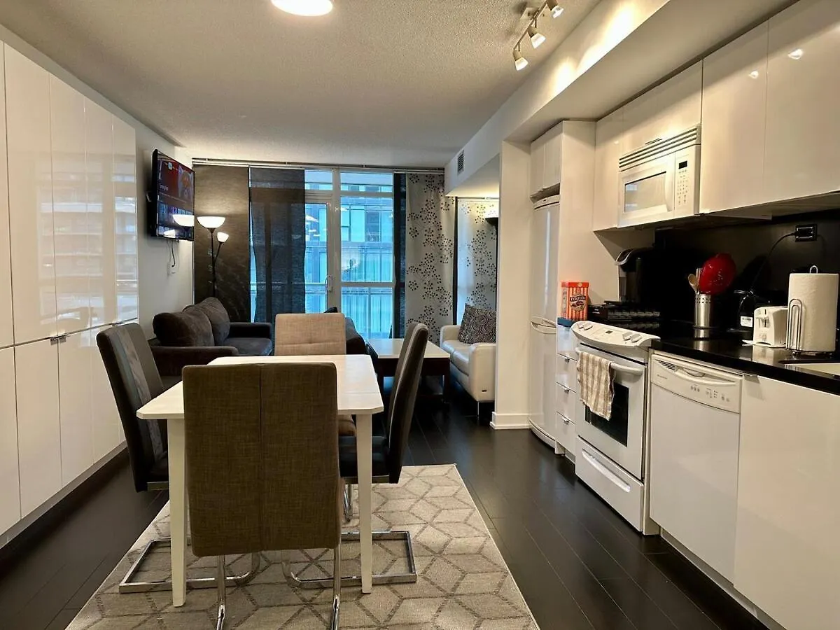 Spacious & Central 1 Bdrm 2 Real Beds Toronto Apartamento